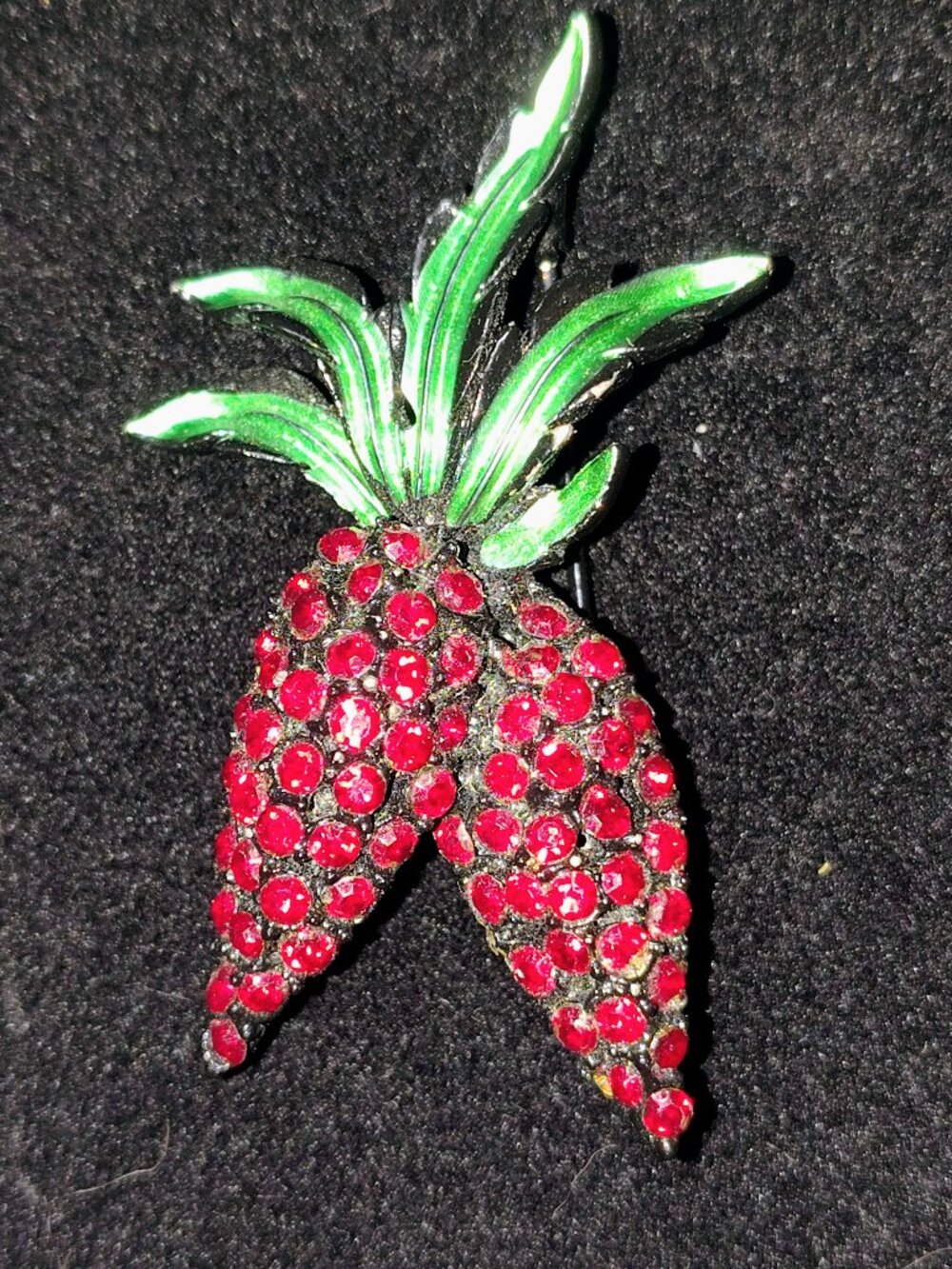Vintage BSK Double Strawberry Rhinestone Brooch – 1950s–60s Japanned Finish